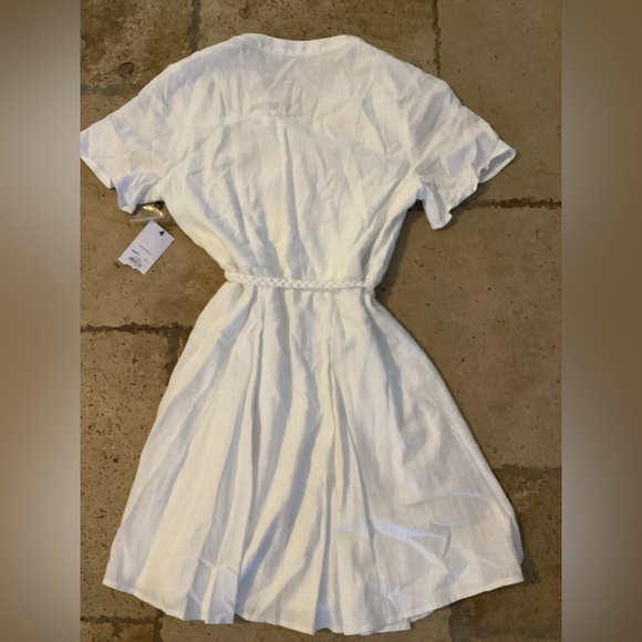 NWT-Nine West button down tie belted dress-SZ M
Pit to pit 16.4
Length 34”
W1 - Picture 2 of 4